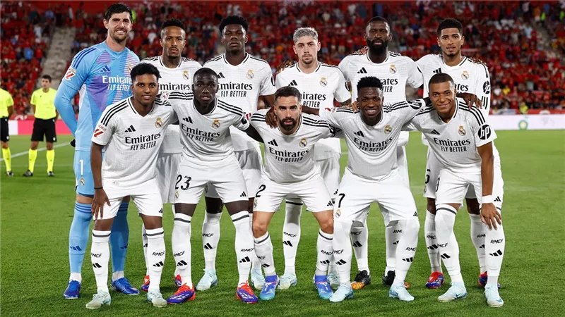 أنشيلوتي يتحدث عن أزمات ريال مدريد وتراجع مستوى مبابي