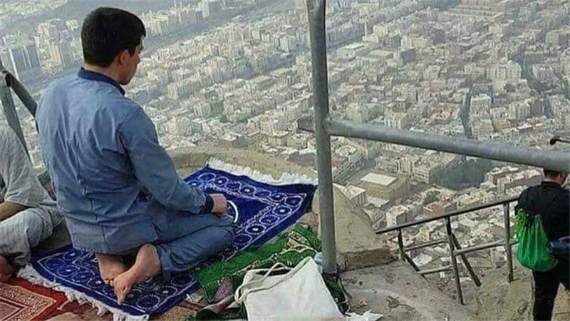 موعد أذان الفجر اليوم الأربعاء حسب التوقيت الشتوي.. مواقيت الصلاة 