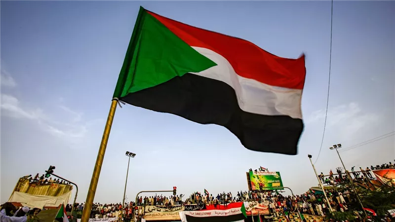 السودان ينزف.. قصف مروع في أم درمان يقـ.تل 54 ويصيب 158 شخصًا