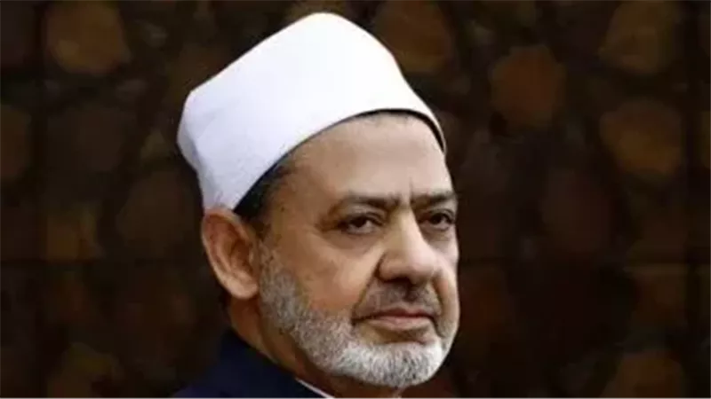 شيخ الأزهر أحمد الطيب بلا راتب وفي شقة إيجار.. أسرار مثيرة في حياة الإمام