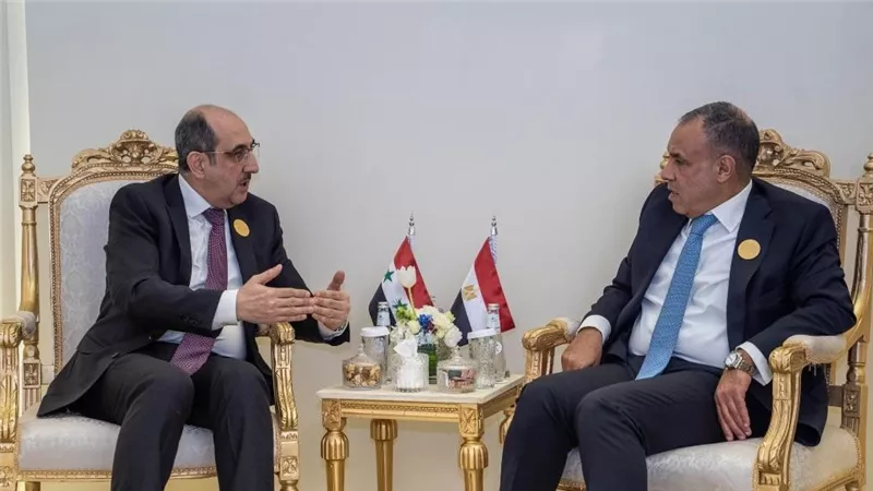 منع توسع الحرب يتصدر مباحثات وزير الخارجية ونظيره السوري في الرياض