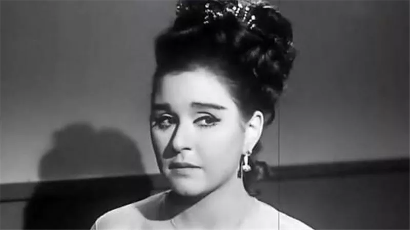 فنانون غادروا الحياة بظروف مأساوية وغامضة منهم سعاد حسني..  قصص تبكي القلوب
