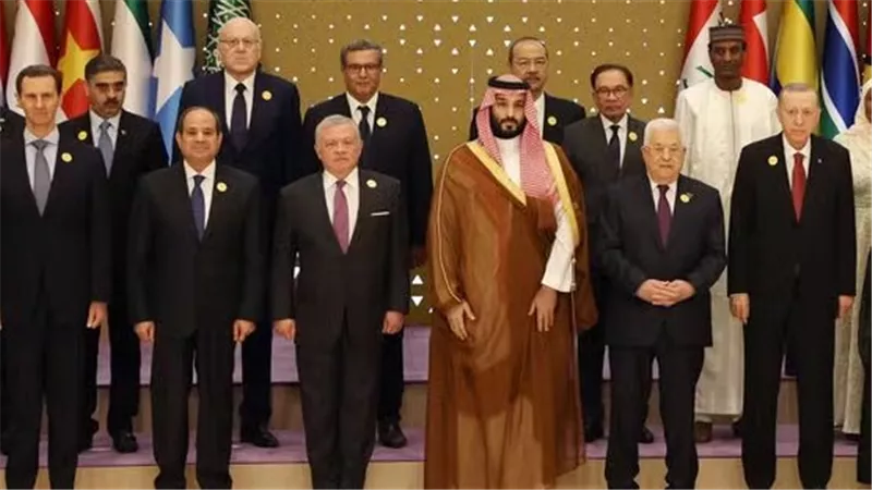القمة العربية الإسلامية.. عباس يدعو لتعليق عضوية إسرائيل في الأمم المتحدة