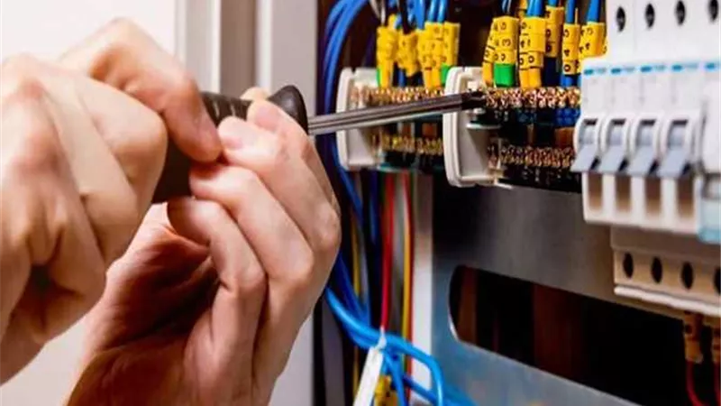 ما حكم سرقة الكهرباء أو توصيل الأجهزة خارج العداد؟.. دار الإفتاء تجيب