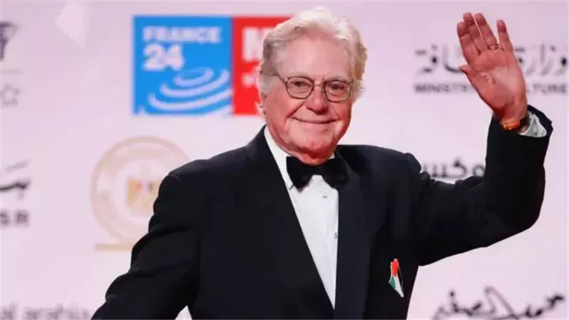 حسين فهمي يعلق على تفضيل عدد من النجوم عدم حضور مهرجان القاهرة