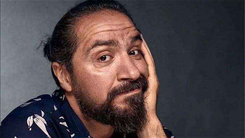 في عرضه العالمي الأول.. محمد القس يدعم فريق عمل 
