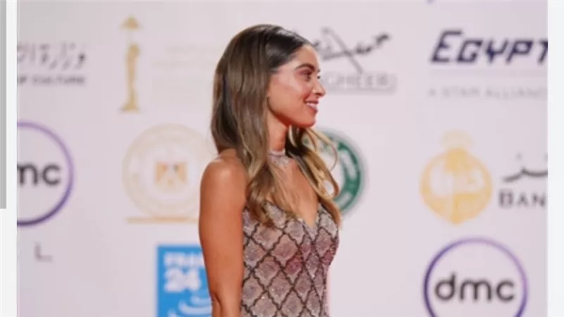 مين أحلي؟.. هاجر السراج وإلهام شاهين يخطفن الأضواء في مهرجان القاهرة السينمائي 