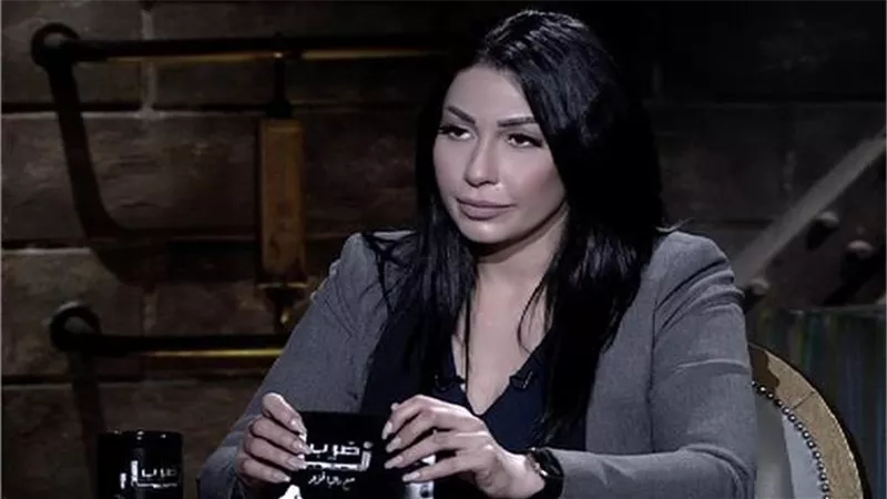 لحيازتها المخدرات ..قوات الأمن تلقي القبض على الإعلامية داليا فؤاد
