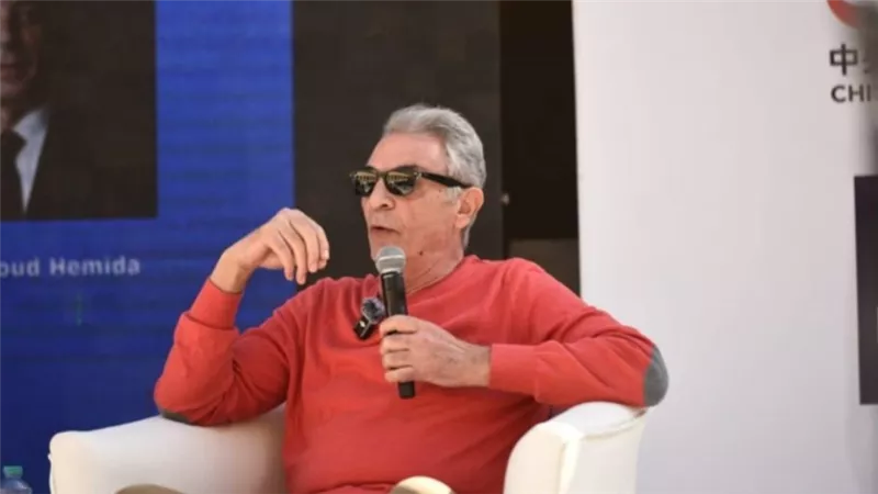 من فات قديمه تاه.. محمود حميدة يفتح النار على أرشيفات الفنانين