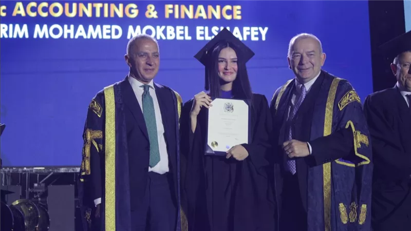 تخريج دفعة جديدة بفرع جامعة كوفنترى البريطانية بالعاصمة الإدارية