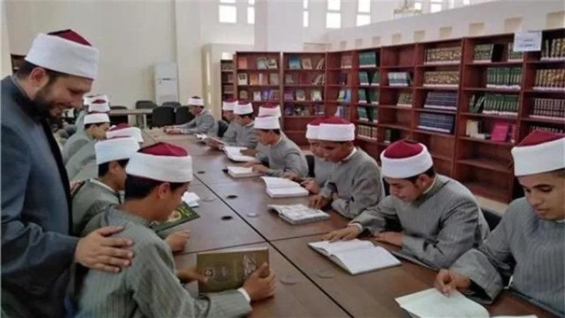 معلم بالحصة.. آخر موعد للتقديم في مسابقة الأزهر للمعلمين 2024
