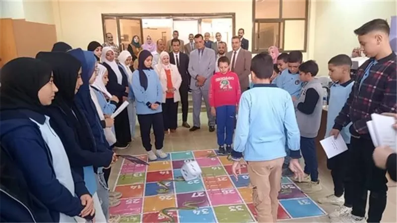 تعليم سوهاج : دورة تدريبية لتوعية طلاب مدارس سوهاج حول مخاطر الإنترنت