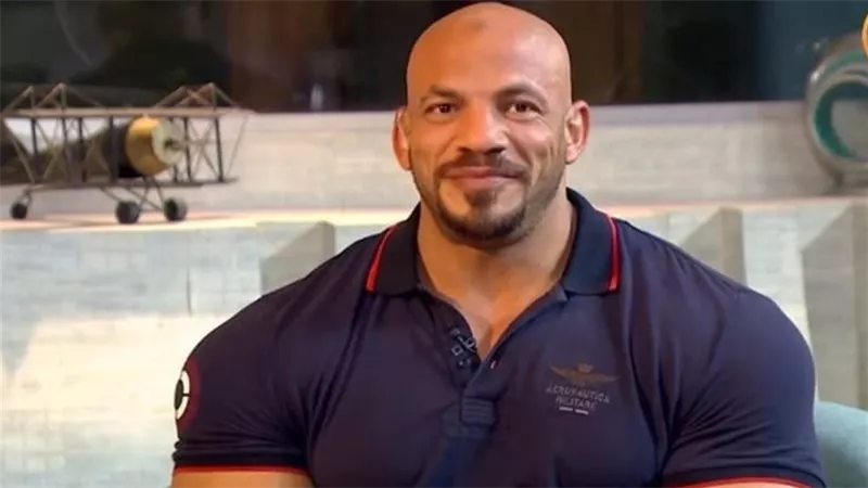 ساب مراته علشانها وهي خلعته.. بيج رامي في مرمى شماتة السوشيال ميديا