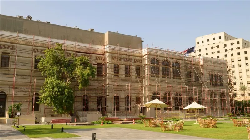 بالتعاون مع السياحة والأثار.. الجامعة الأمريكية بالقاهرة ترمم قصرها التاريخي بميدان التحرير