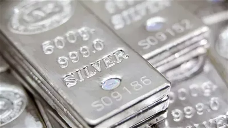 أسعار الفضة اليوم.. سعر جرام الفضة عيار 925 بالمصنعية اليوم