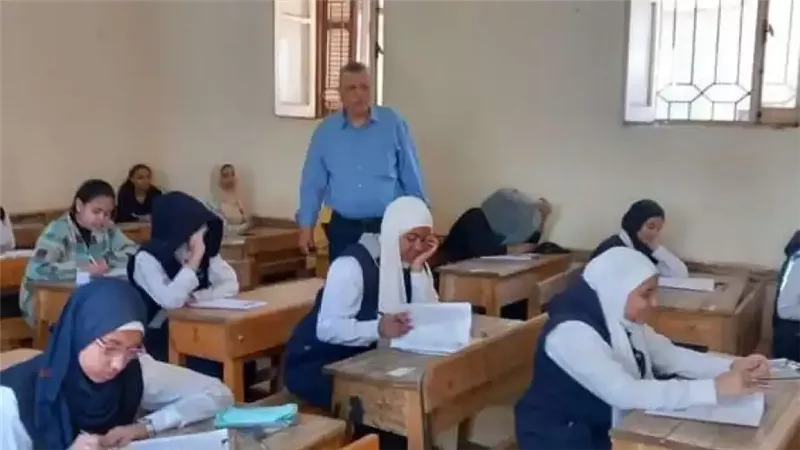 الواجب المنزلي والتقييم الأسبوعي في مادة اللغة العربية الصف الأول الإعدادي