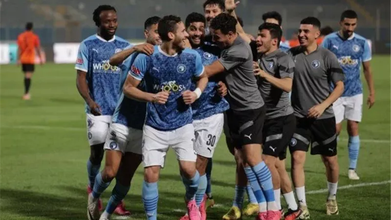 ريمونتادا مثيرة.. بيراميدز يهزم البنك الأهلي بثلاثية في الدوري المصري 