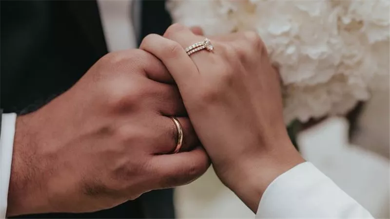 بدون فوائد.. تفاصيل قرض بنك ناصر للمقبلين على الزواج