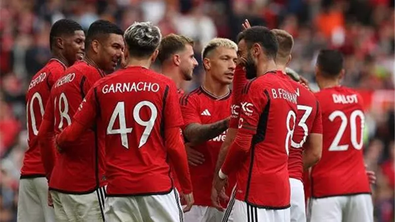  مان يونايتد يعمق جراح مانشستر سيتي بفوز قاتل 2-1 في الدوري الإنجليزي