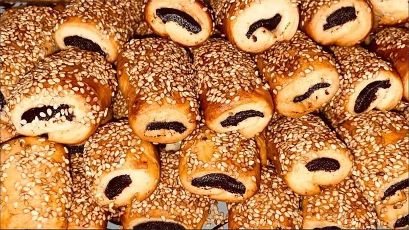 طرق سهلة لصناعة قراقيش العجوة اللذيذة بالتفاصيل 