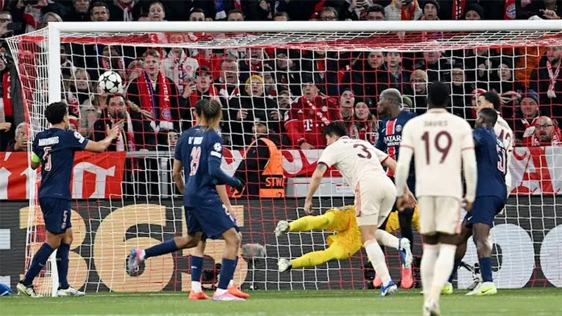 دوري أبطال أوروبا.. بايرن ميونخ يخطف التقدم من باريس في الشوط الأول