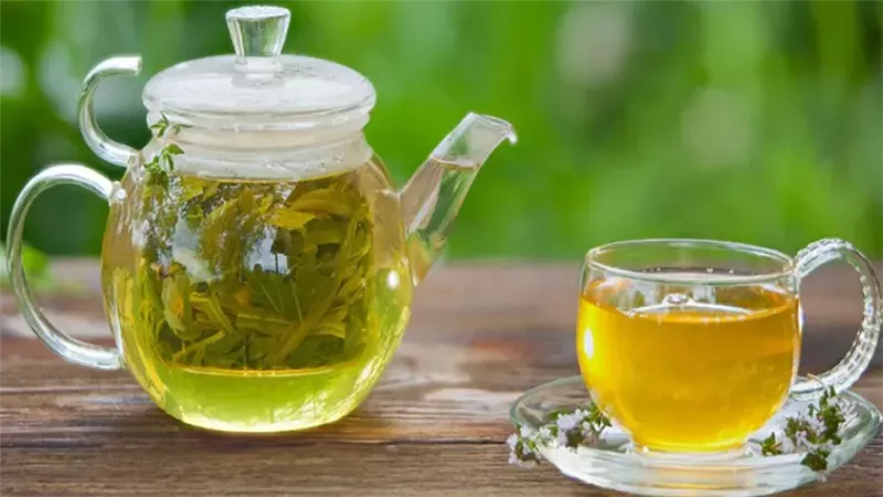 أضرار عديدة وخطيرة تجهلها عن شرب الشاي الأخضر بكثرة 