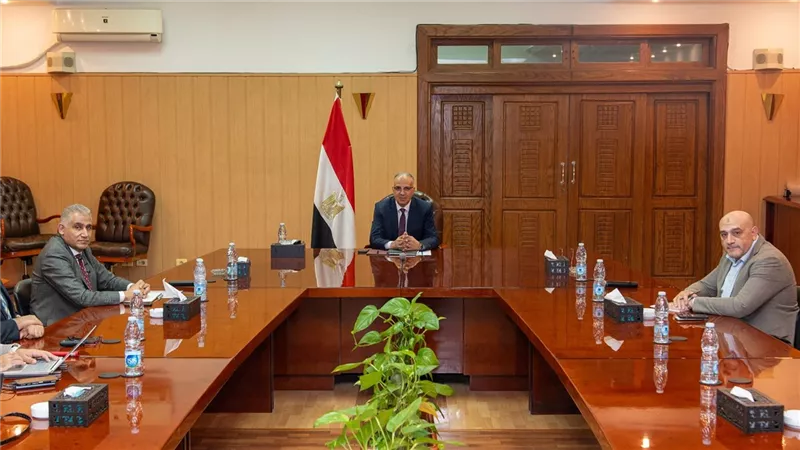 توجيهات بإعداد خطة زمنية للتعامل مع الأراضى الرملية المخالفة لنظام الري الحديث