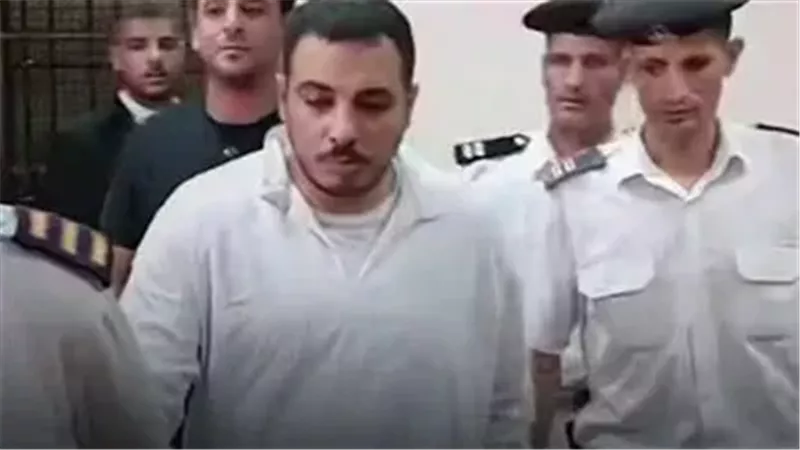 انهيار سفاح التجمع في المحكمة ودفاعه يطالب بإلغاء حكم الإعدام
