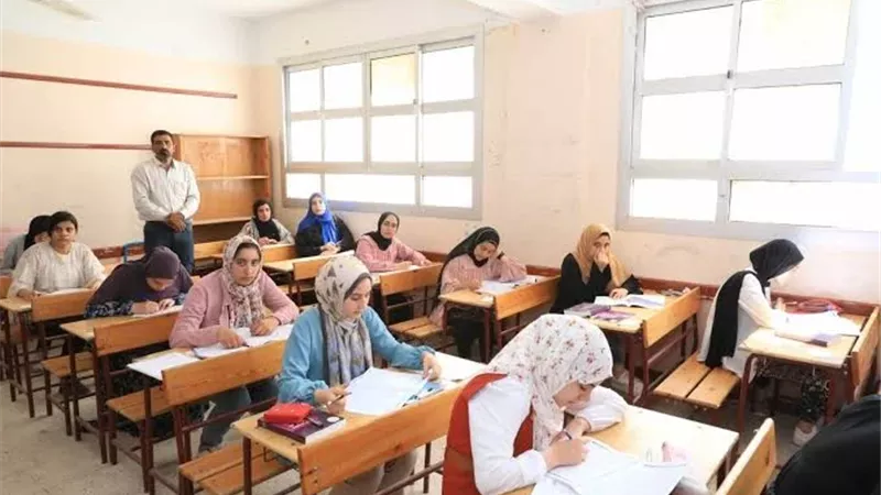 نظام امتحانات الشهادة الإعدادية 2025.. بوكليت أم ورقة أسئلة