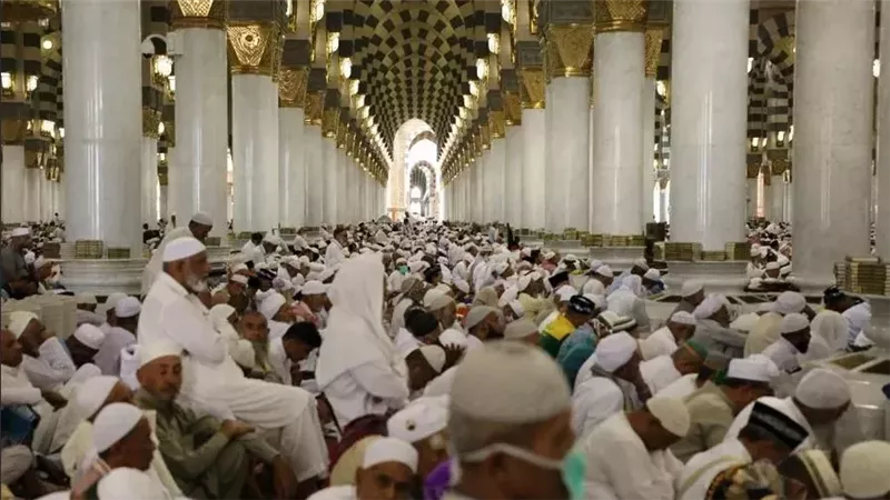موعد أذان العشاء في جميع محافظات مصر اليوم الخميس