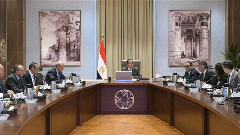 تحالف مصري- فرنسي يقترح إدارة وتشغيل المطارات ضمن برنامج الطروحات الحكومية