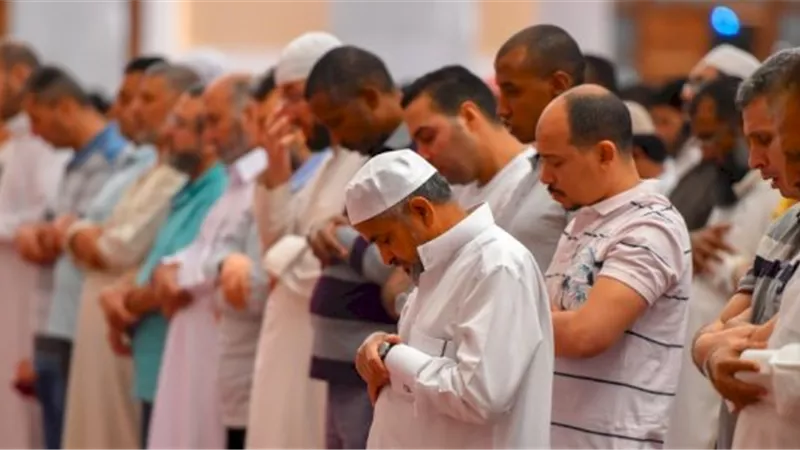 موعد أذان العشاء اليوم في مصر وأبرز مواقيت الصلاة.. اللهم تقبل