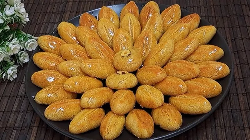 ألذ الحلويات.. طريقة عمل رموش الست بخطوات سهلة ومكونات بسيطة