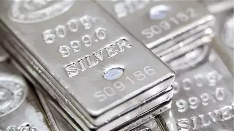 سعر جرام الفضة وأسعار  السبائك اليوم الخميس 5-12-2024
