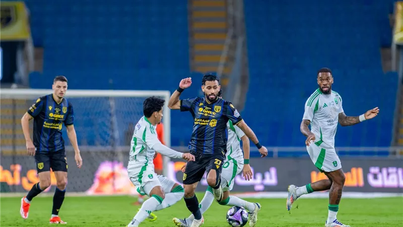 الدوري السعودي| التعاون يتفوق على أهلي جدة بهدفين في الشوط الأول 