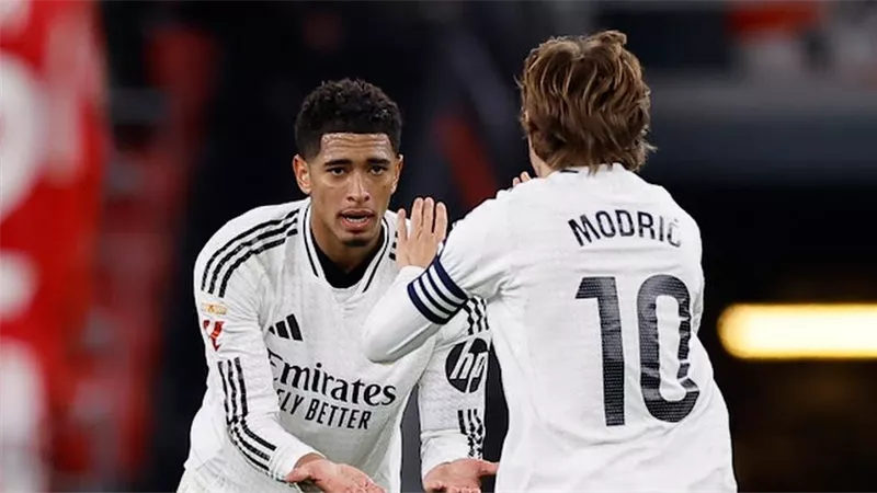 بيلينجهام يمنح التقدم لـ ريال مدريد ضد جيرونا في الشوط الأول بالليجا