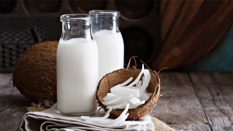  طريقة عمل لبن جوز الهند في المنزل بأسهل المكونات
