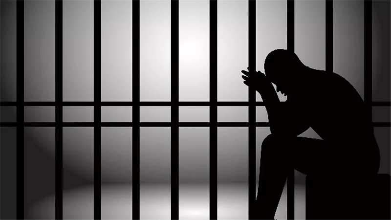 الحكم على سائق يفقد موظفه بصرها بالسجن 5 سنوات.. اعرف الدافع