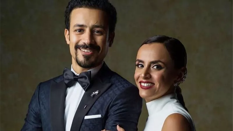 بوسة حلوة أوي.. علا رشدي تعلق على مشهد زوجها مع منة شلبي في 