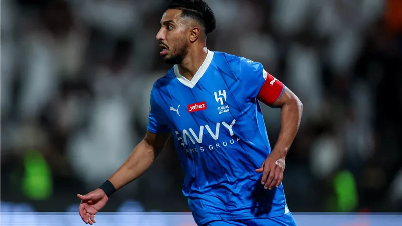 ماذا قدم سالم الدوسري مع الهلال السعودي قبل إصابته ؟.. أرقام مميزة 