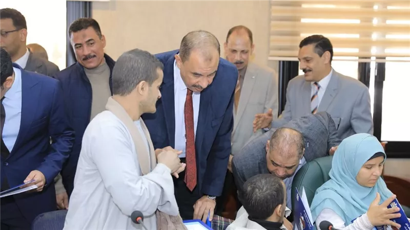 محافظ سوهاج يحتفل باليوم العالمي لذوي الإعاقة ويدشن مبادرة نحو مجتمع دامج