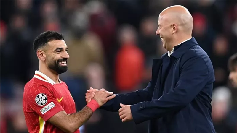 سلوت: هذا موقف أليسون من مباراة ليفربول وجيرونا ومحمد صلاح من الثوابت
