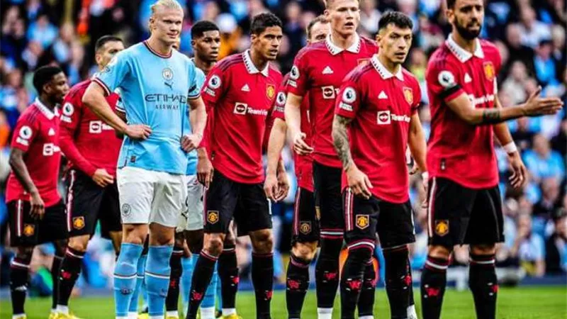 مفاجأت في التشكيل الرسمي لمباراة مانشستر سيتي ضد مان يونايتد بالدوري الإنجليزي