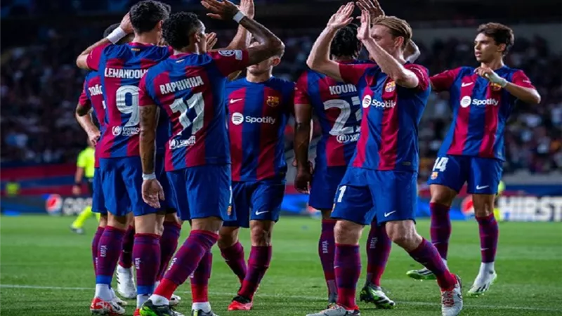 قائمة برشلونة لمواجهة بوروسيا دورتموند في دوري أبطال أوروبا.. عودة الصخرة