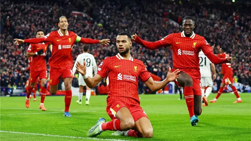 تاريخ مواجهات ليفربول ضد توتنهام قبل قمة الدوري الإنجليزي 