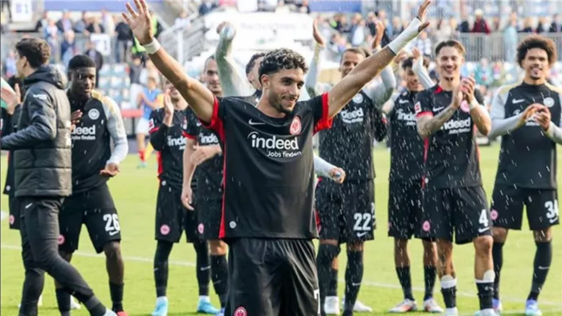 موعد مباراة آينتراخت فرانكفورت ضد أولمبيك ليون في الدوري الأوروبي والقنوات الناقلة
