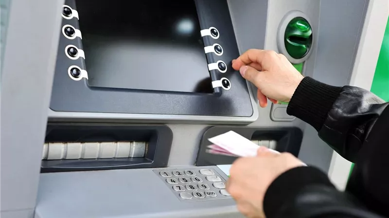 تعرف على الحد الأقصى للسحب اليومي من ماكينات الصرف الآلي ATM