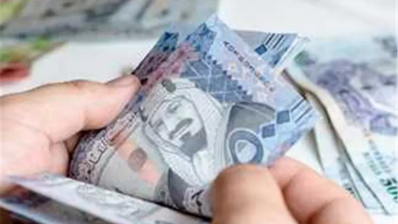 بعد ارتفاع الاحتياطي النقدي.. سعر الدولار مقابل الجنيه المصري اليوم في 15 بنكًا 