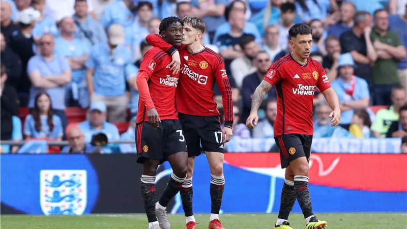 القنوات الناقلة لمباراة ليفربول ضد مانشستر يونايتد بالدوري الإنجليزي 
