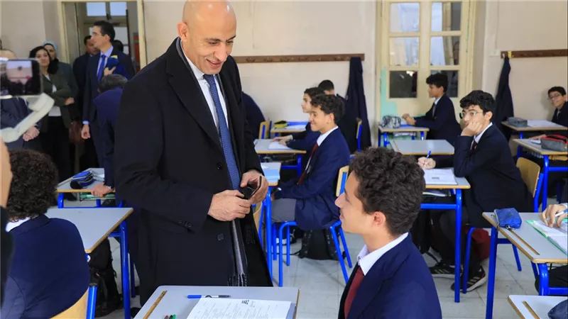 بالصور.. وزير التربية والتعليم والسفير الفرنسي يتفقدان مدرسة العائلة المقدسة بالقاهرة